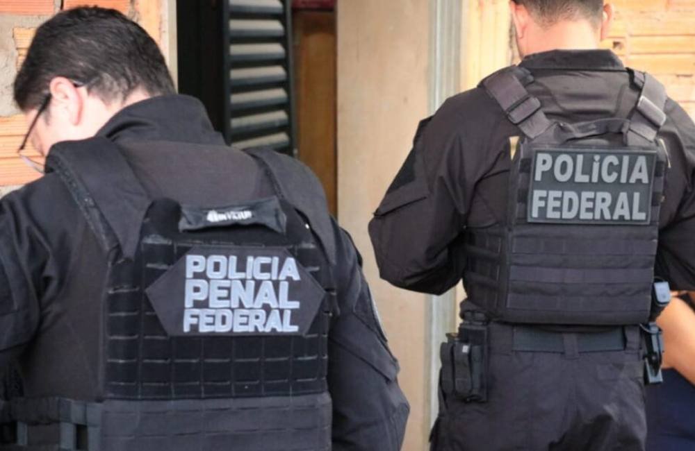Operação da PF em Jataí desarticula grupo que comandava tráfico de drogas de dentro do presídio