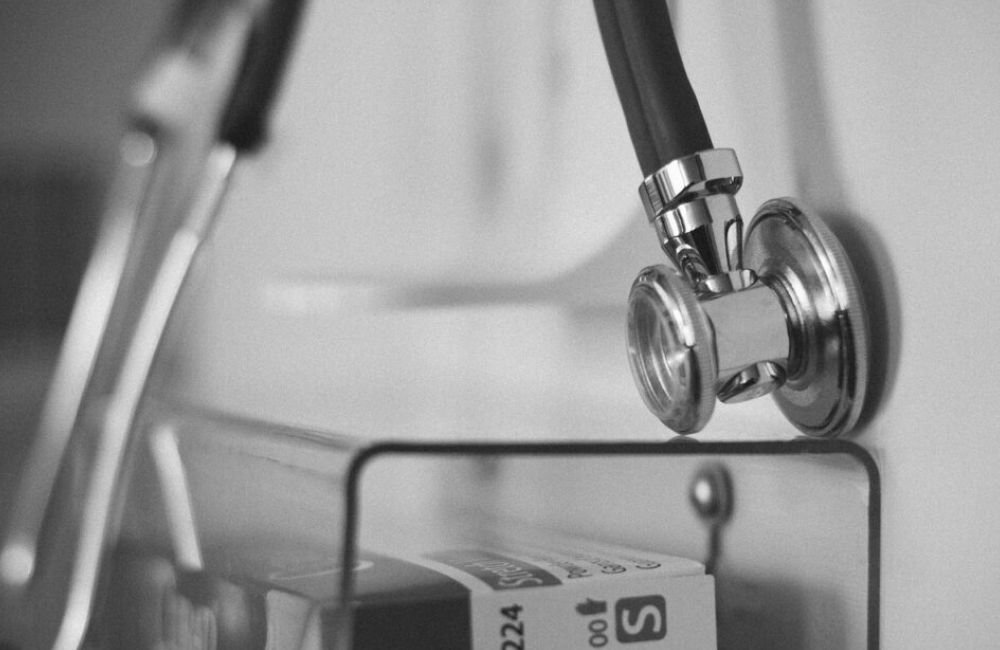 A cada 3 horas, um médico sofre violência enquanto trabalha no Brasil