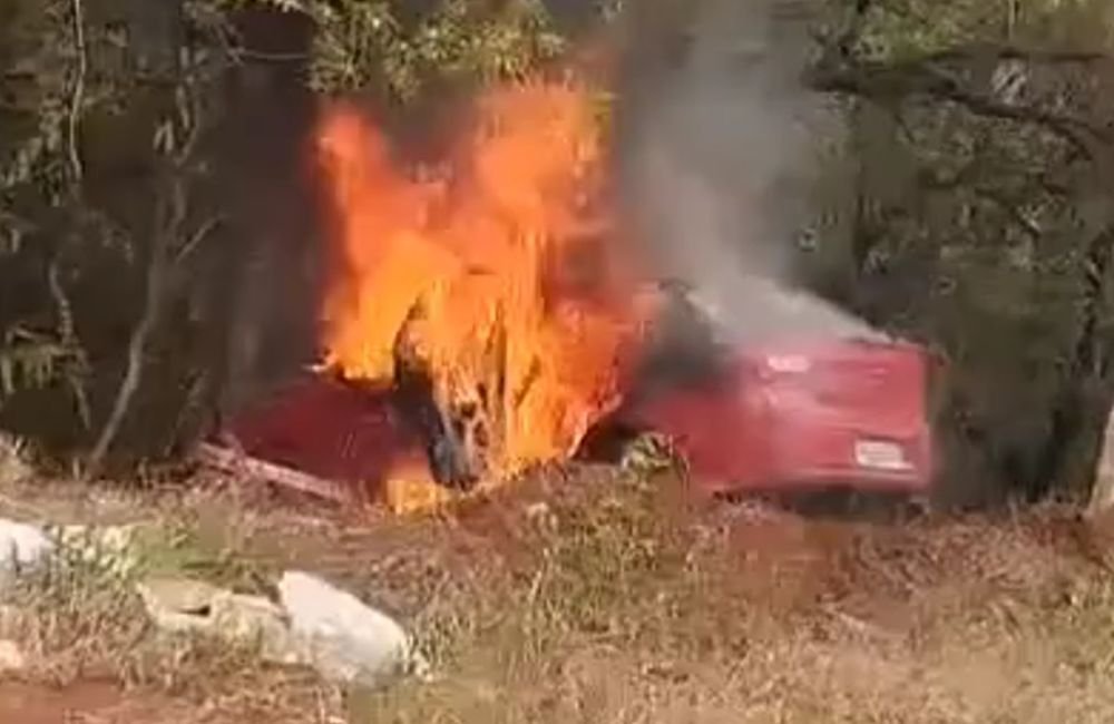 VÍDEO | Carro em Chamas é Encontrado Próximo à Zooflora de Jataí