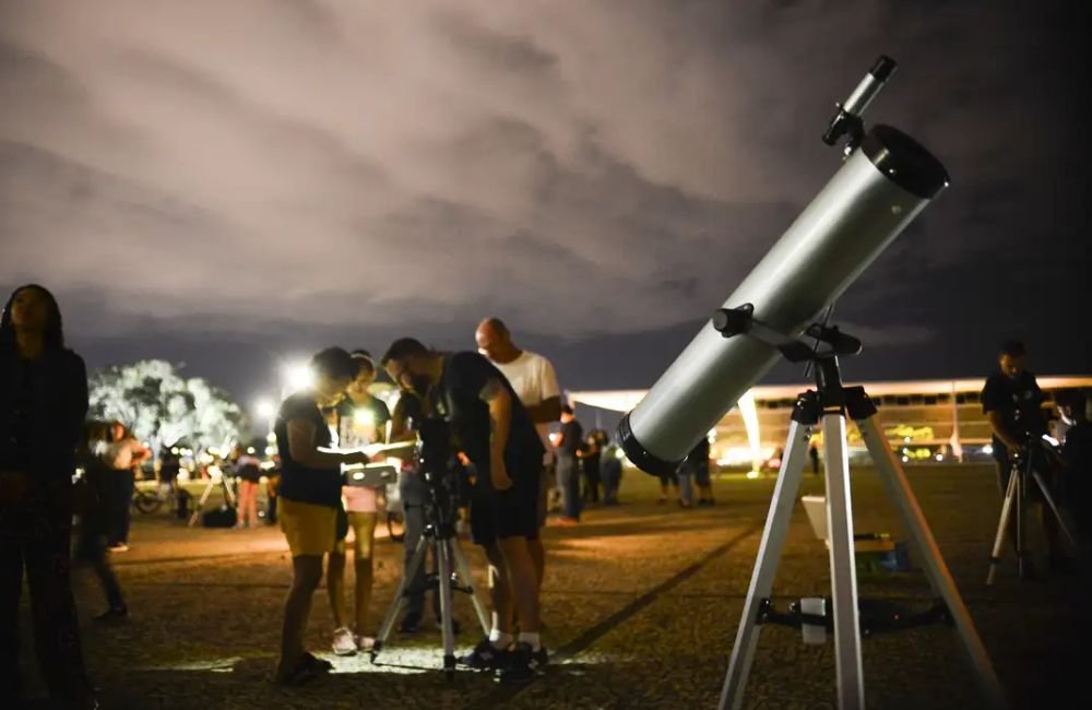 Cometa que passará perto da Terra poderá ser visto no Brasil