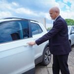 Credencial de estacionamento para idosos e pessoas com deficiência agora é digital