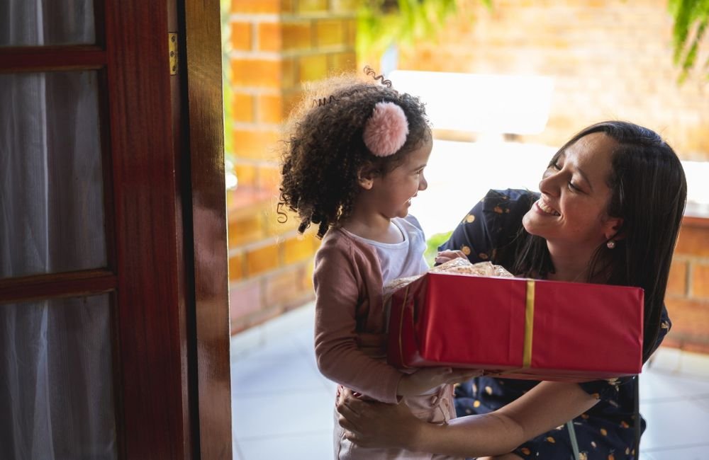 Dia das Crianças: 7 dicas para não sofrer com golpes comprando o presente do seu filho