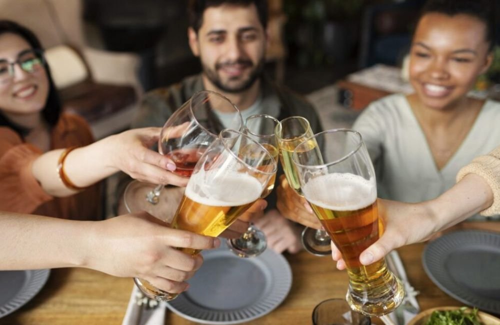 Consumo de bebida alcoólica mata 12 pessoas por hora no Brasil, diz estudo