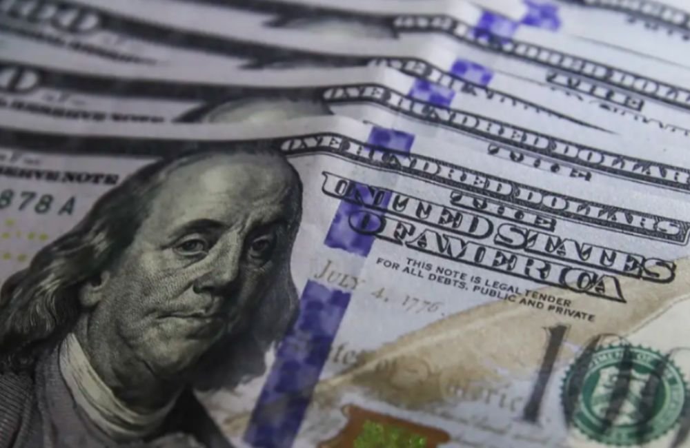 Dólar bate R$ 6 pela primeira vez após medidas anunciadas por Haddad