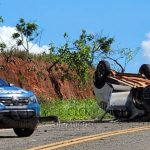 Mulher morre após acidente entre carro e caminhão na cidade de Silvânia