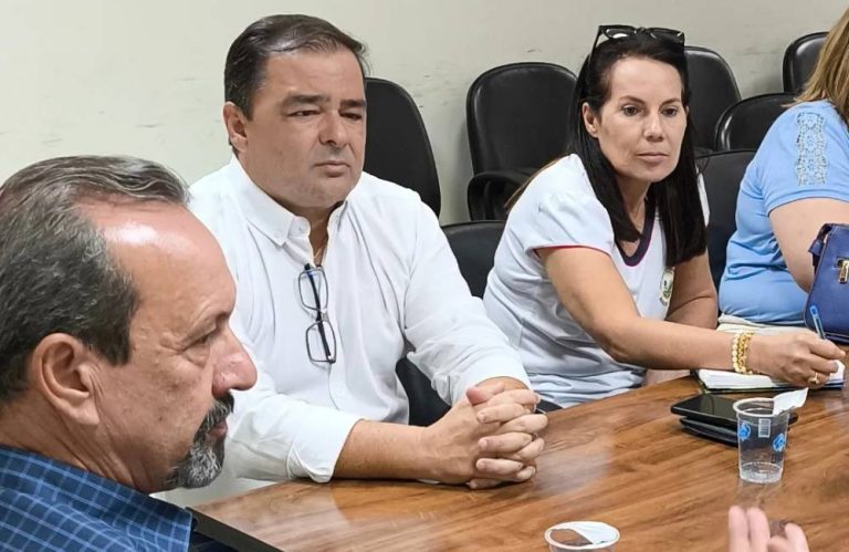 Presidente do Sindicato Rural de Jataí, Evandro Vilela Barros, recebe Geneilton Assis