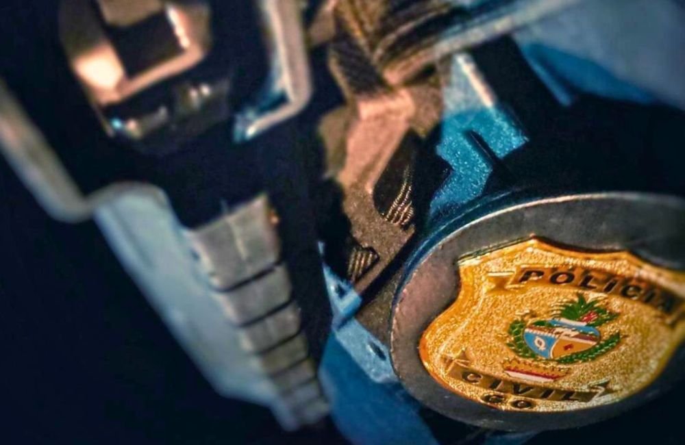 VÍDEO | PCGO prende homem por assassinato cometido na frente do filho da vítima