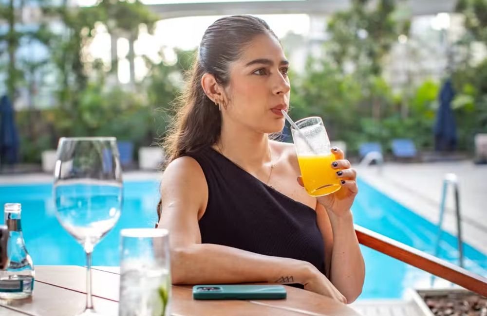 ‘Sober shaming’: o que é a prática de constranger quem largou o álcool