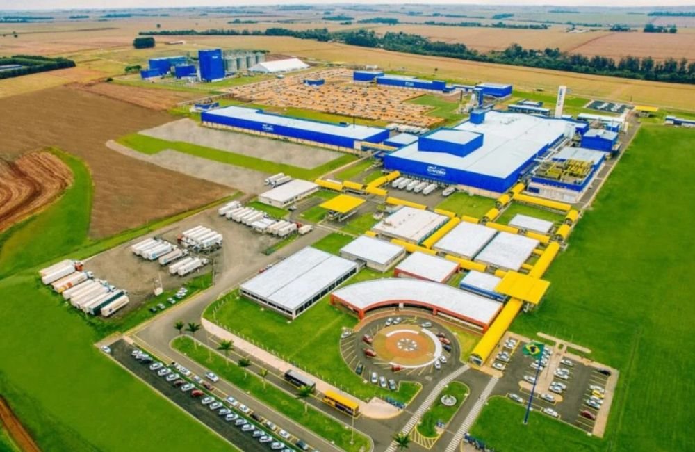 Agroindústria com R$ 23 bilhões de faturamento começa a operar em Goiás