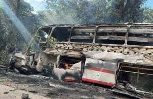 Quatro pessoas morrem carbonizadas em grave acidente na BR-020