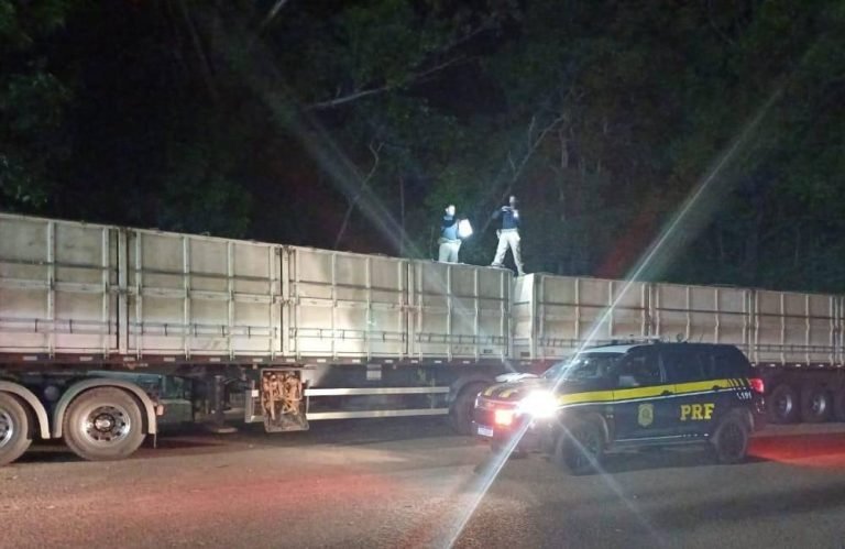 Carga avaliada em R$ 600 mil de bebidas alcoólicas é apreendida pela PRF na BR-153