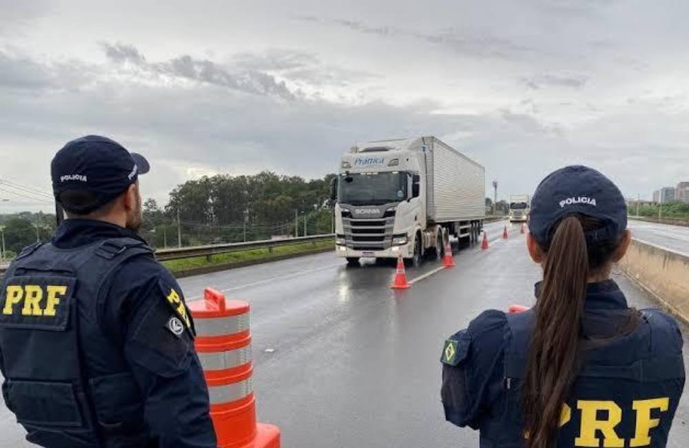 Fiscalização da PRF evita mortes e reforça segurança nas rodovias federais de Goiás