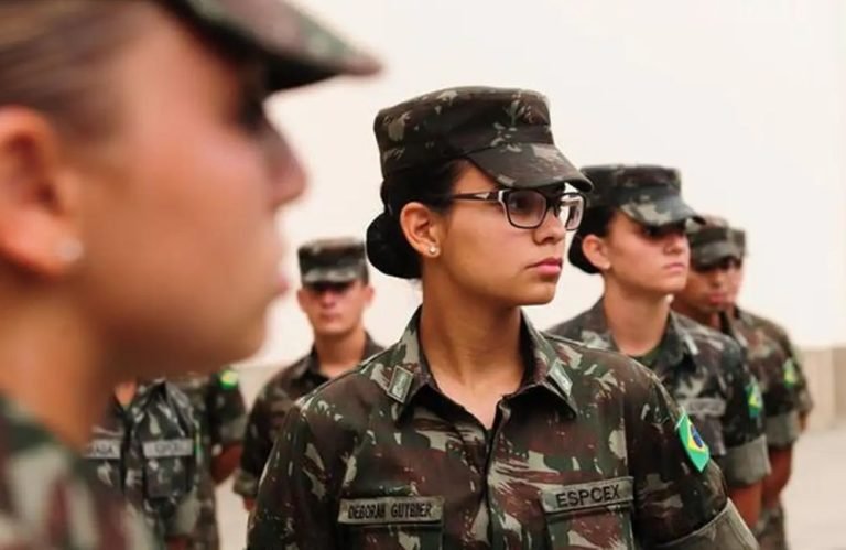 Forças Armadas iniciam alistamento voluntário feminino