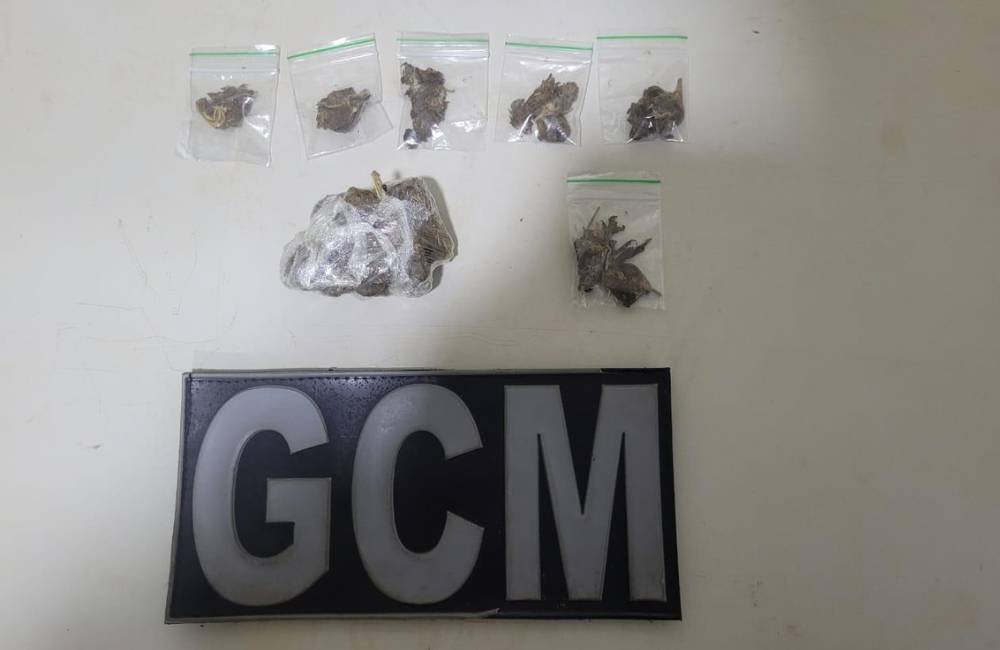 GCMJ Detém Traficante que se Passava por Motoboy Entregador de Lanches