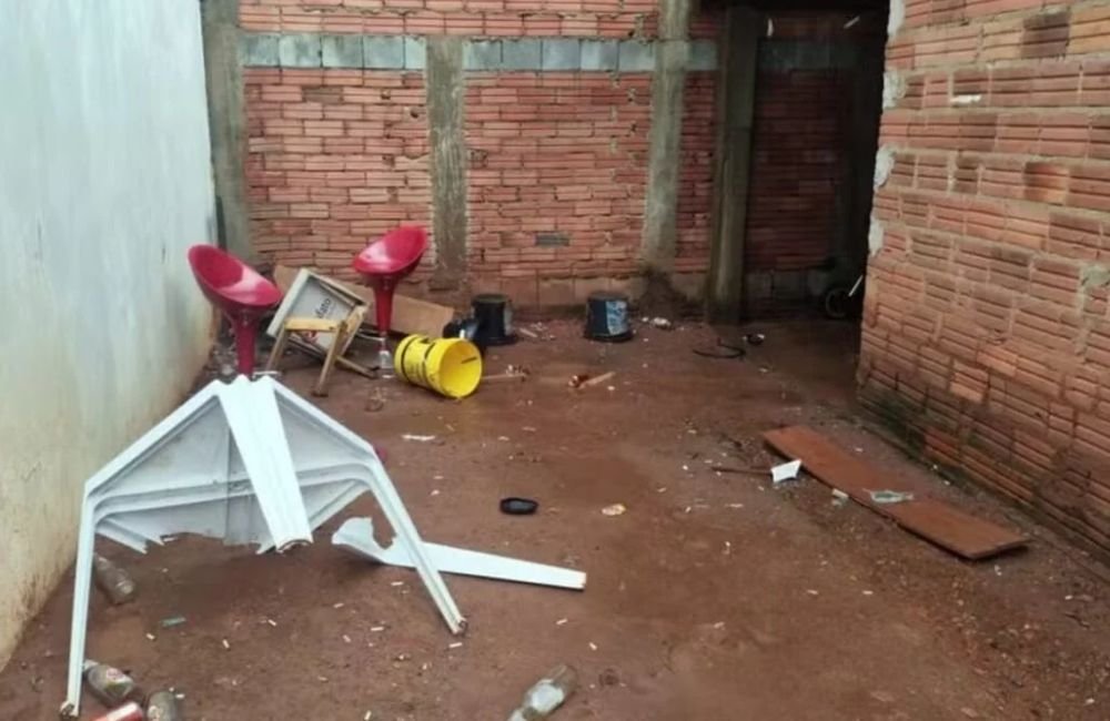 GO: Jovem esfaqueia e mata companheiro para proteger filho de 6 meses