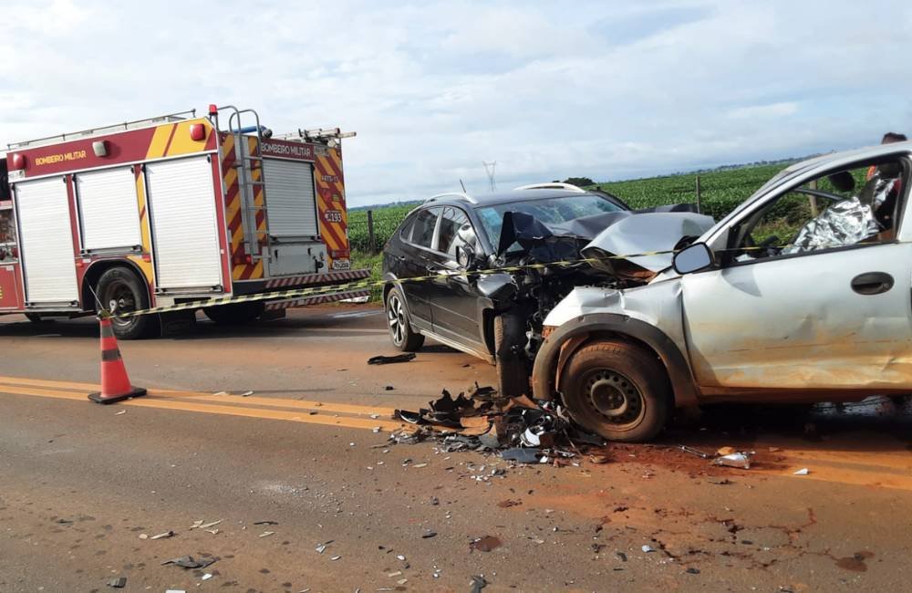 Grave acidente na GO-060 deixa duas vítimas fatais e três pessoas feridas