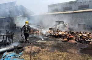 Incêndio de Grandes Proporções Mobiliza Corpo de Bombeiros