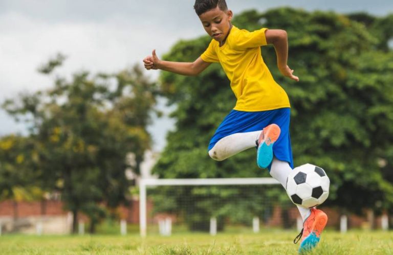 Inscrições abertas para a Escolinha de Futebol do Projeto Atleta na Escola