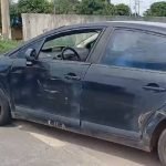 PRF resgata bancário em surto mental dirigindo carro abarrotado de lixo