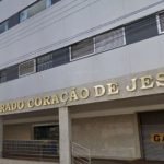 Bebê de 2 anos morre após ser esquecido em van escolar em Nerópolis