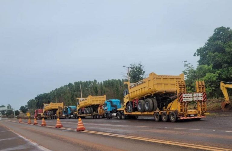 PRF intercepta comboio de carretas com documentação irregular na BR-364