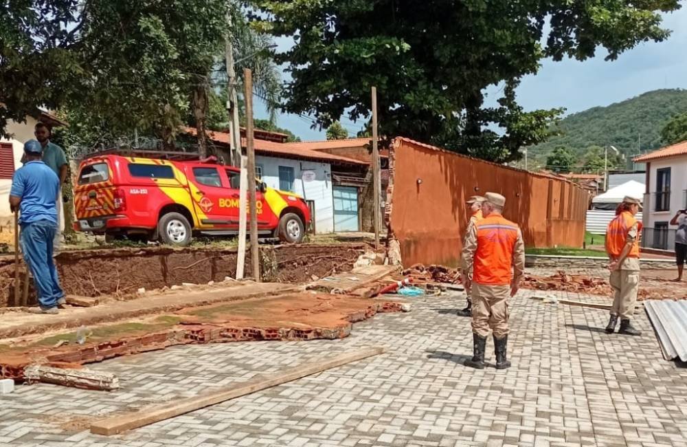 VÍDEO Chuva intensa provoca alagamentos e deixa três pessoas desalojadas em Pirenópolis