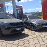VÍDEO PRF apreende veículos de luxo roubados transportados em caminhão-cegonha na BR-153