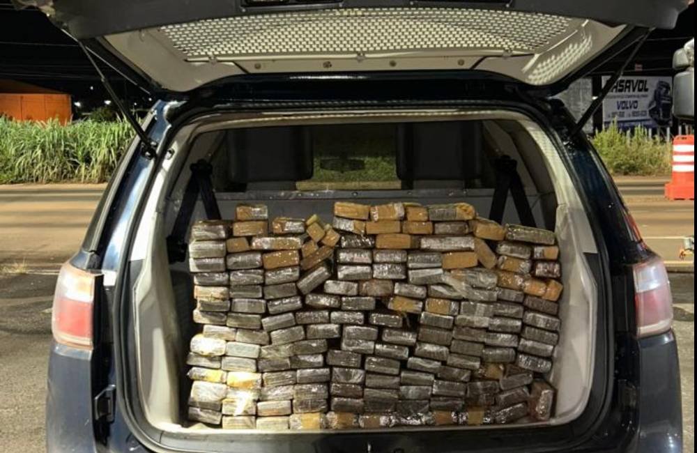 VÍDEO | PRF realiza apreensões de drogas em Goiás e flagra tráfico internacional