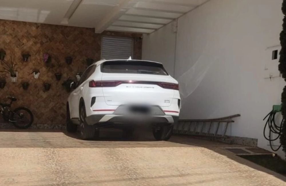 500 donos de carros elétricos são investigados por fraude no IPVA em Goiás