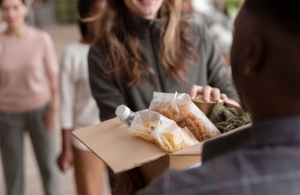 Campanha solidária arrecada alimentos para o Albergue São Vicente de Paulo