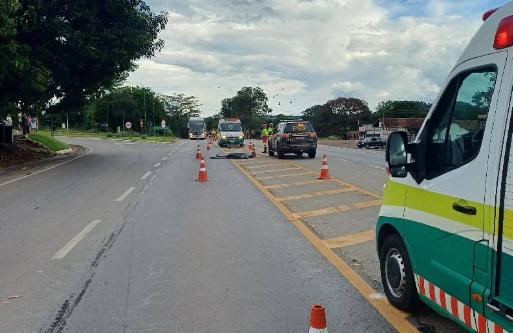 Ciclista morre após colisão com caminhão na BR-153