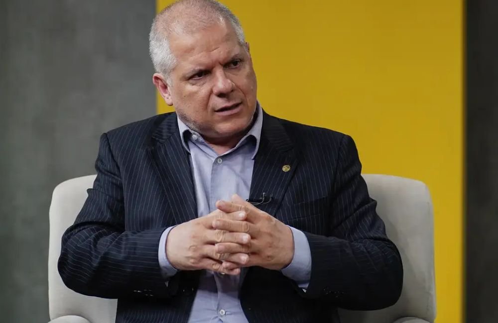 Justiça determina afastamento do presidente do INSS