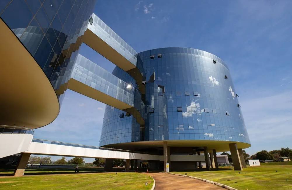 MPF questiona veto a terapia hormonal para crianças e adolescentes