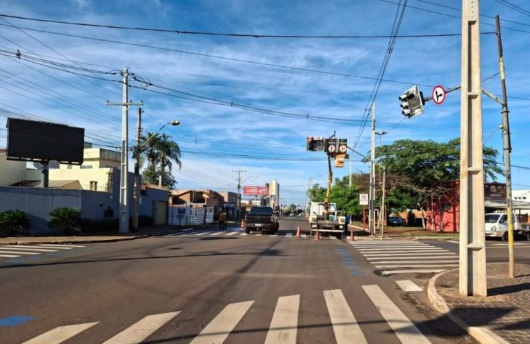 Mudança Trânsito Conversão à Esquerda é Liberada em Cruzamento da Av. Tancredo Neves