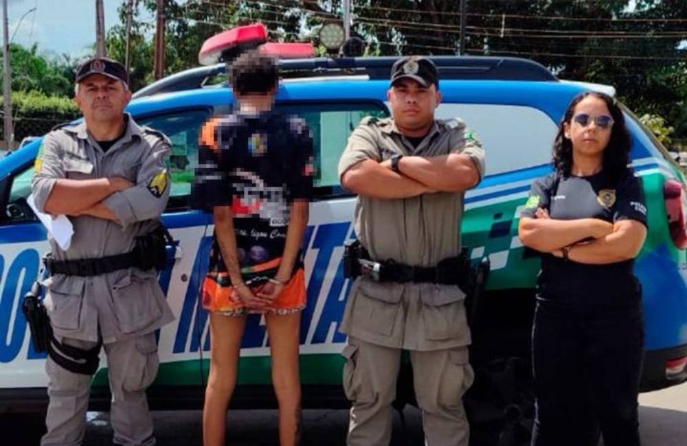 Mulher é presa em flagrante após se apossar de celular e tentar agredir policial civil durante diligência em Itajá