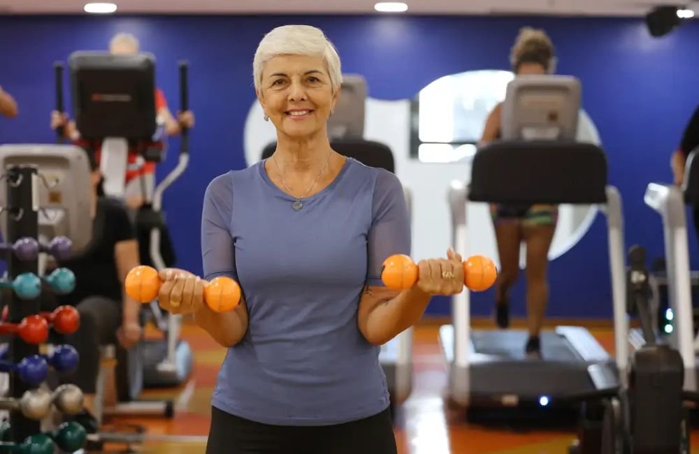 Musculação protege cérebro de idosos contra demência, diz estudo