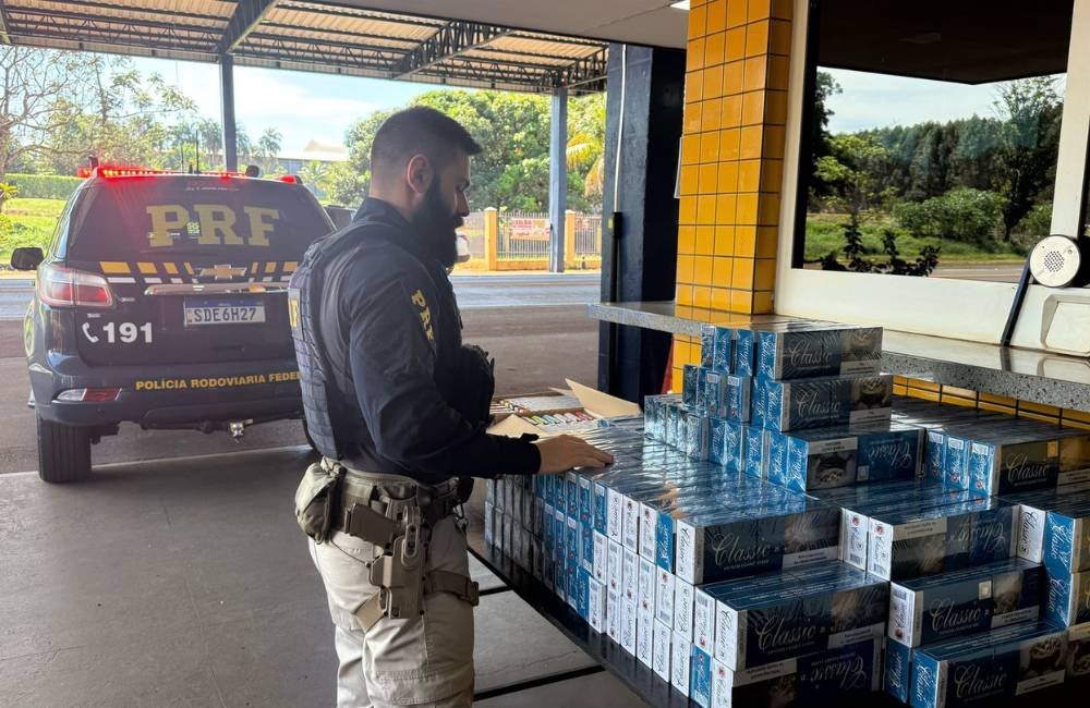 PRF apreende 2 mil maços de cigarros contrabandeados na BR-364 em Goiás