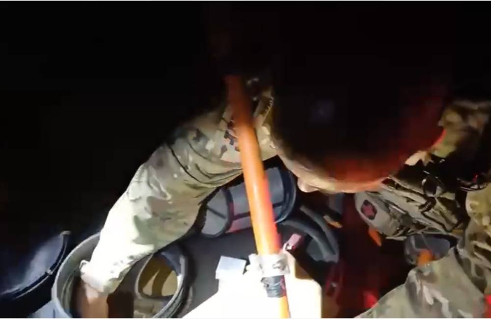 VÍDEO | PRF apreende carga de skunk escondida em máquina agrícola em Goiás