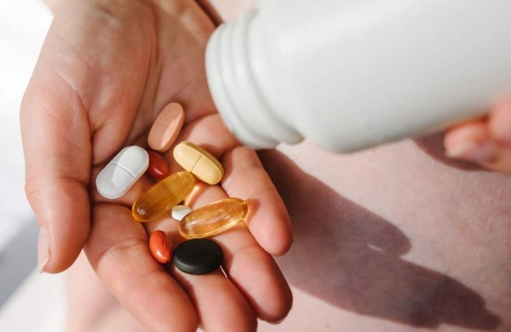 Anvisa proíbe 5 suplementos para dor e sono; saiba quais são e o que fazer se tiver algum em casa