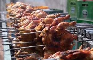 Após China e UE, Argentina suspende compra de aves e subprodutos após caso de gripe aviária no RS