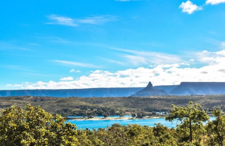 Conheça cidade goiana com um pé na Bahia (lazer e tranquilidade)