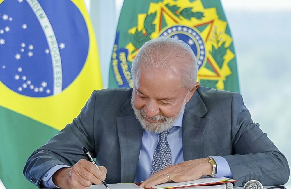 Decreto de Lula proíbe graduação à distância em Direito, Medicina e mais três cursos