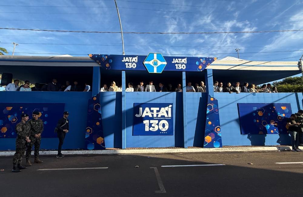 AO VIVO | Desfile Cívico celebra os 130 anos de Jataí com emoção e tradição