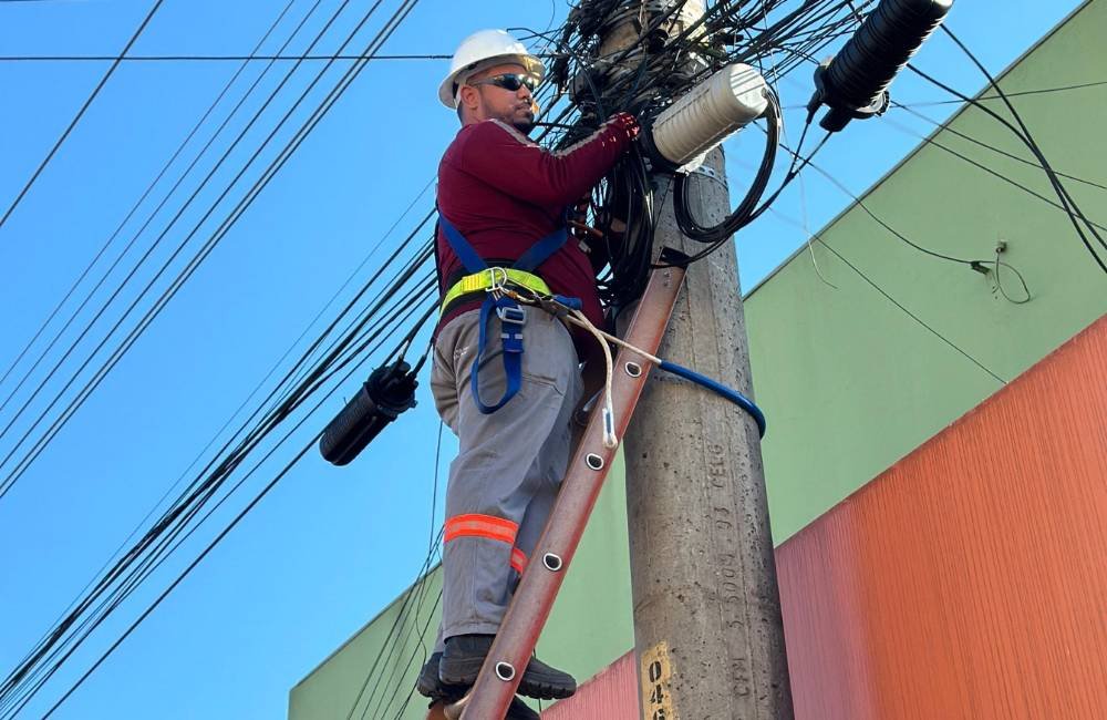 Prefeitura de Jataí inicia remoção de fios inutilizados em parceria com empresas de telecomunicações