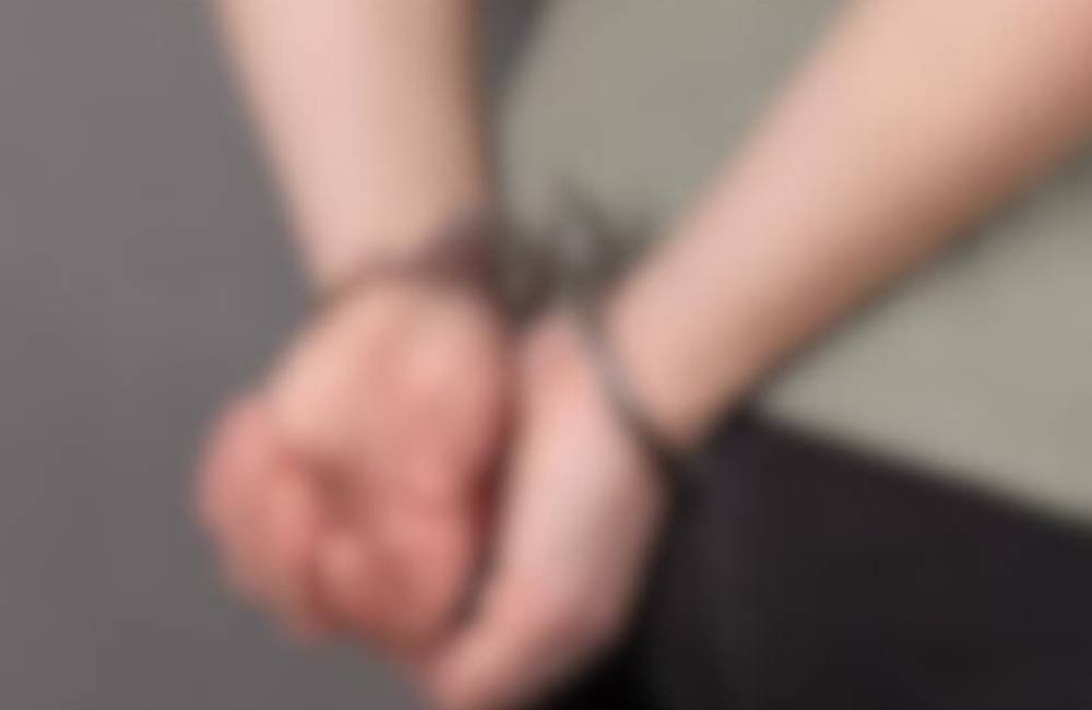 Tático do 15° BPM prende mulher em Jataí após mandado da Justiça