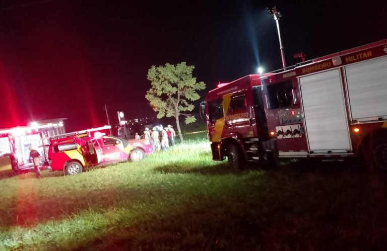 VÍDEO Bombeiros resgatam idoso de poço de inspeção de esgoto em Goiânia