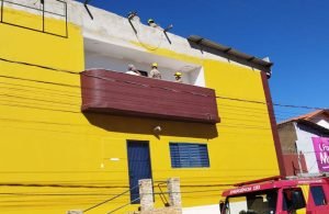 Bombeiros resgatam vítimas de choque elétrico em edificação no Setor Alto do Bonfim, em Pirenópolis (1)