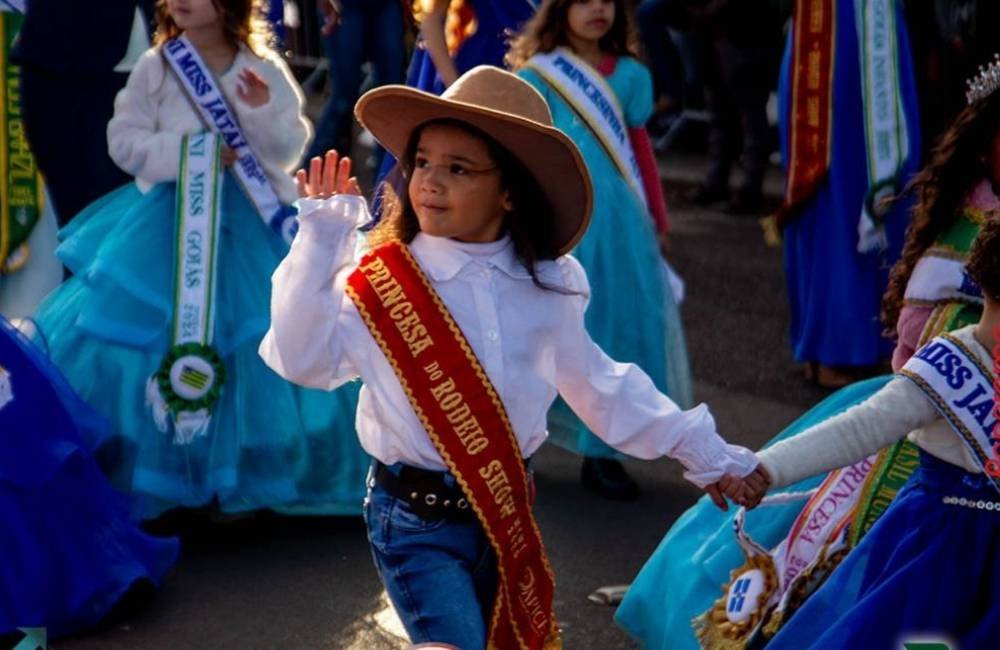 GALERIA DE FOTOS | Desfile Cívico-Militar emociona e atrai multidão no aniversário de 130 anos de Jataí – GALERIA 1 DE 4