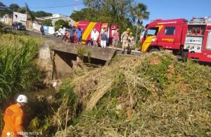 Homem sofre queda de cinco metros em ponte sobre o Córrego Mineiros, em Mineiros-GO