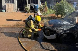 _Incêndio em veículo mobiliza Corpo de Bombeiros em Chapadão do Céu